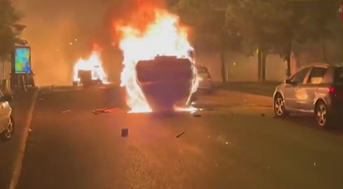 Fransa'da tansiyon düşmüyor! İsyan çıktı, araçlar ateşe verildi