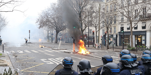 Fransa'da terör örgütü PKK'ya operasyon! Gözaltılar var