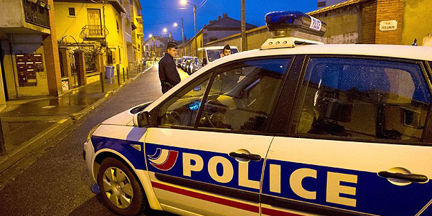 Fransa'da turist otobüsüne silahlı saldırı