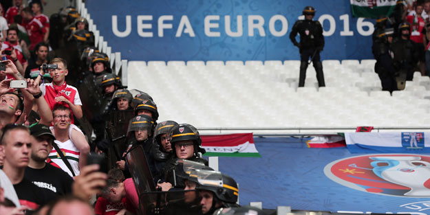 Fransa'da Türk taraftarlar gözaltında