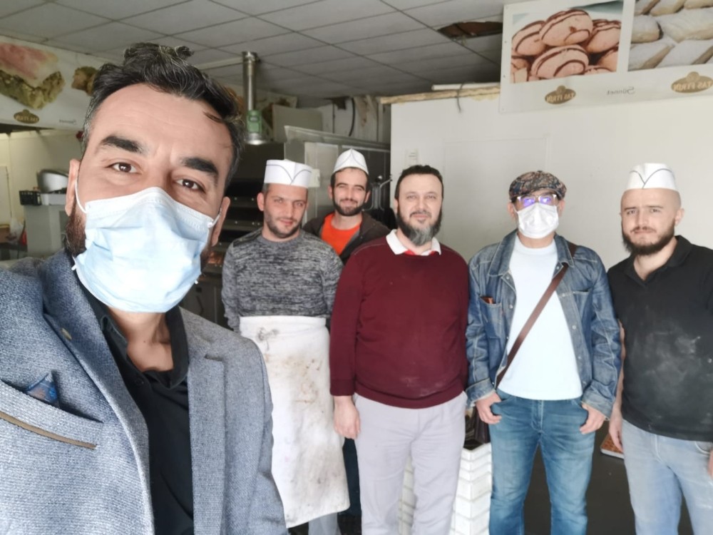 Fransa’da yaşayan Türklerden sağlık çalışanlarına yardım 