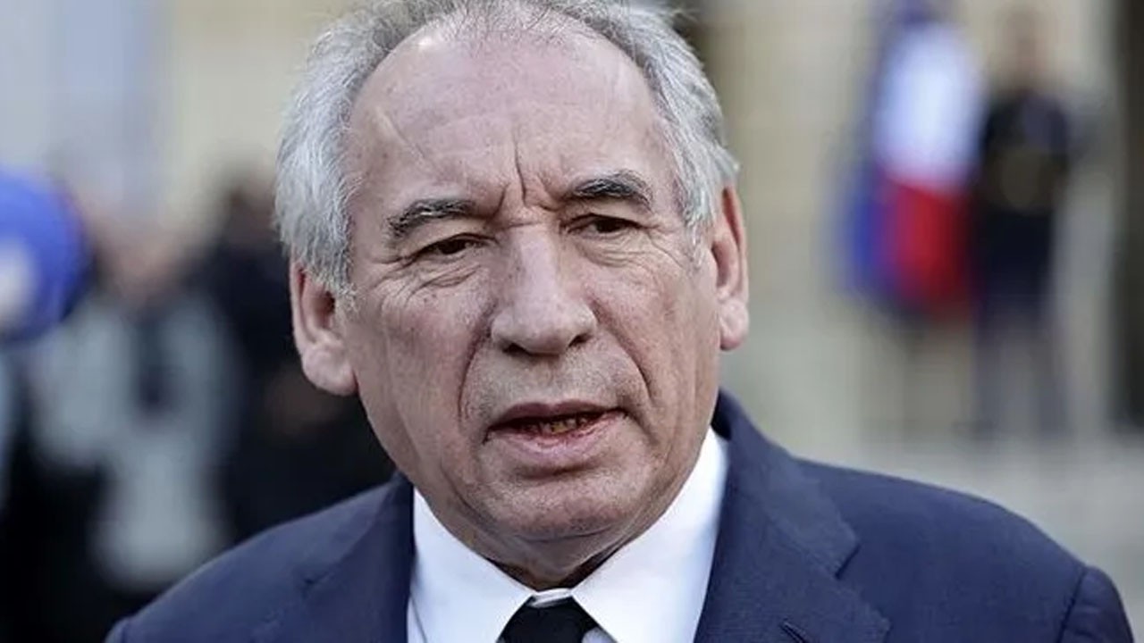 Fransa'da yeni hükümet kuruldu! Flaş Aşırı sağdan destek alındı iddiası