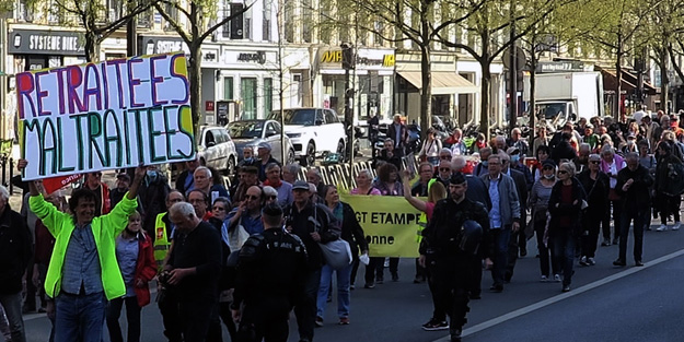 Fransa'da yine ortalık karıştı! Bu kez de onlar sokaklara döküldü