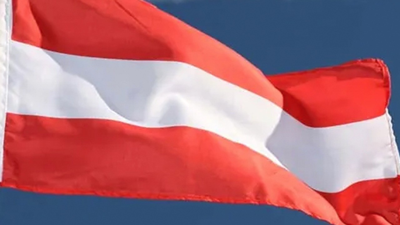 Fransa'daki faşizm Avusturya’ya sıçradı: Kız çocuklarına başörtüsü yasağı