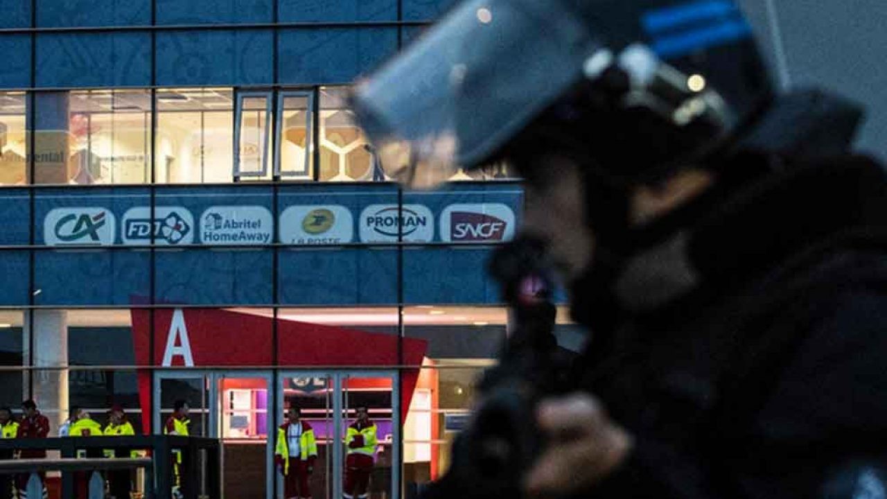 Fransa’daki papaz ahlaksız ilişki nedeniyle vurulmuş