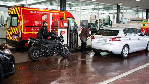 Fransa'daki petrol ve doğalgaz üretimi 2040'ta askıya alınacak