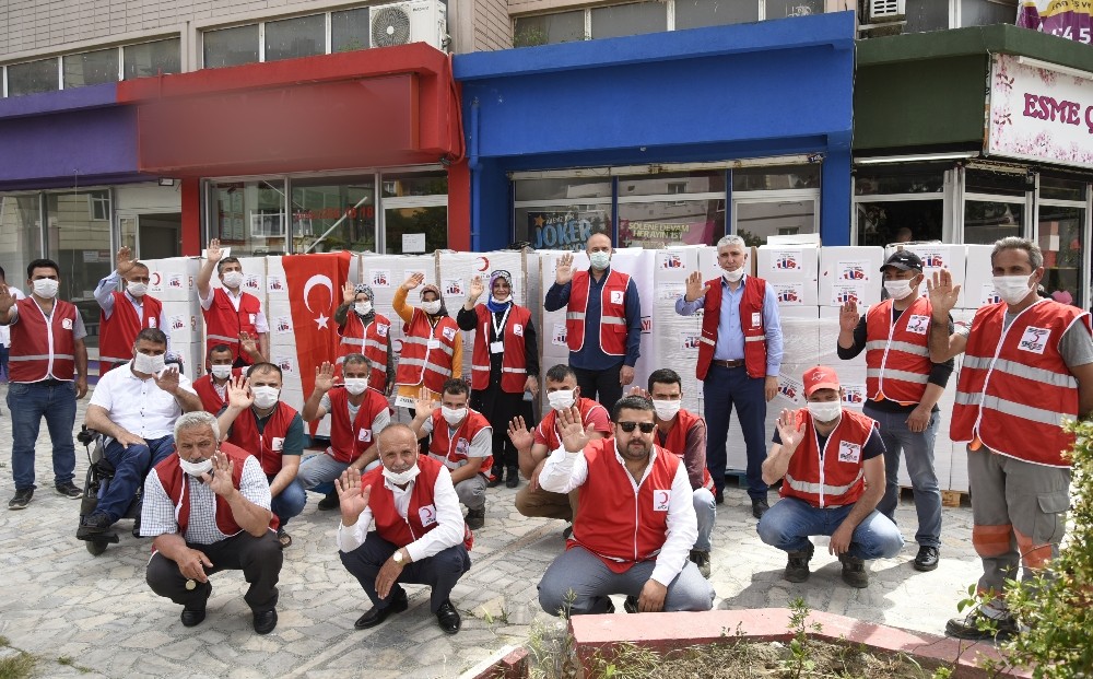 Fransa’dan Tekkeköy’e 300 yardım kolisi 
