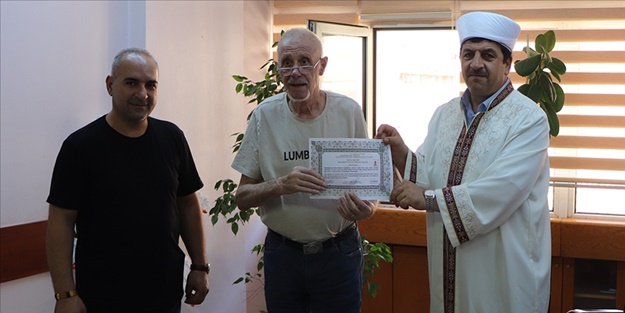 Fransa'dan Türkiye'ye tatile geldi! 85 yaşında İslam ile şereflendi..