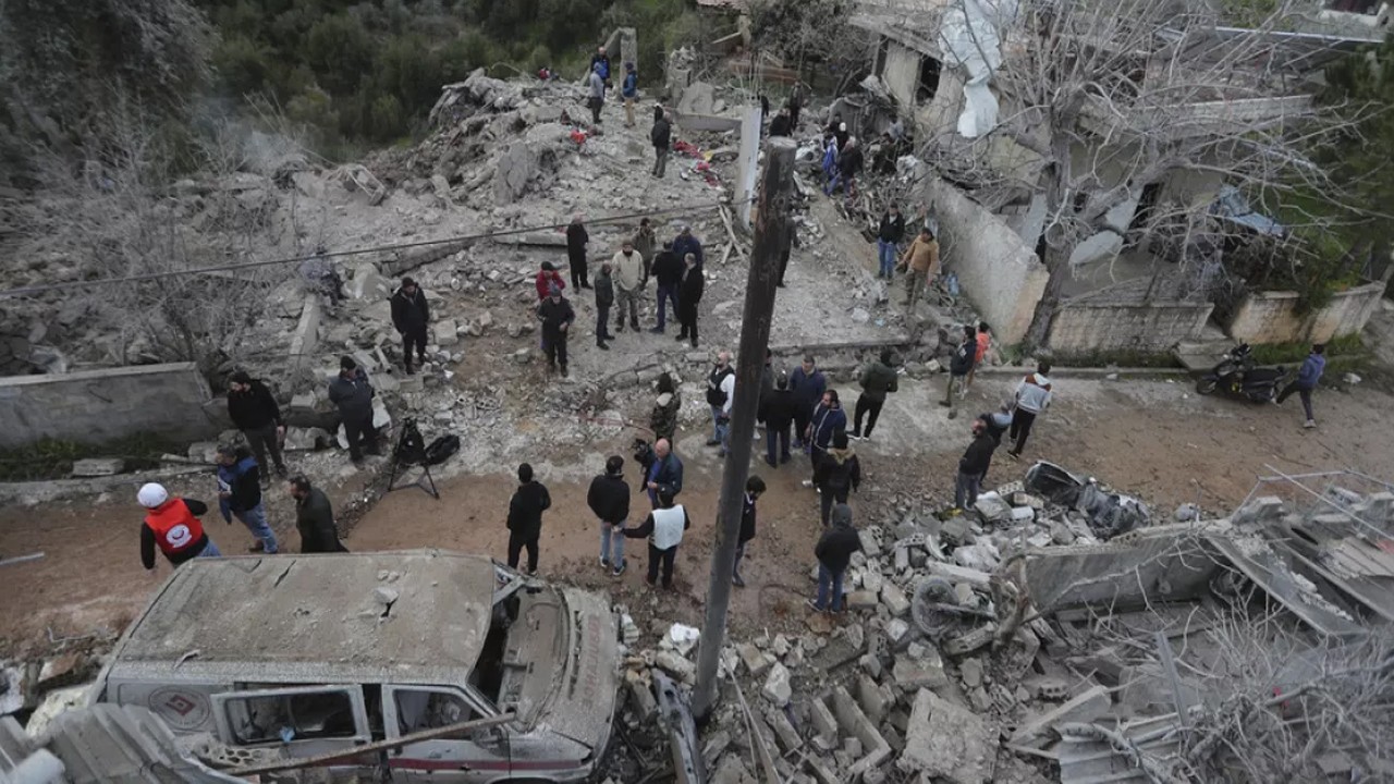 Fransa'nını Lübnan aşkına terörist devlet engeli