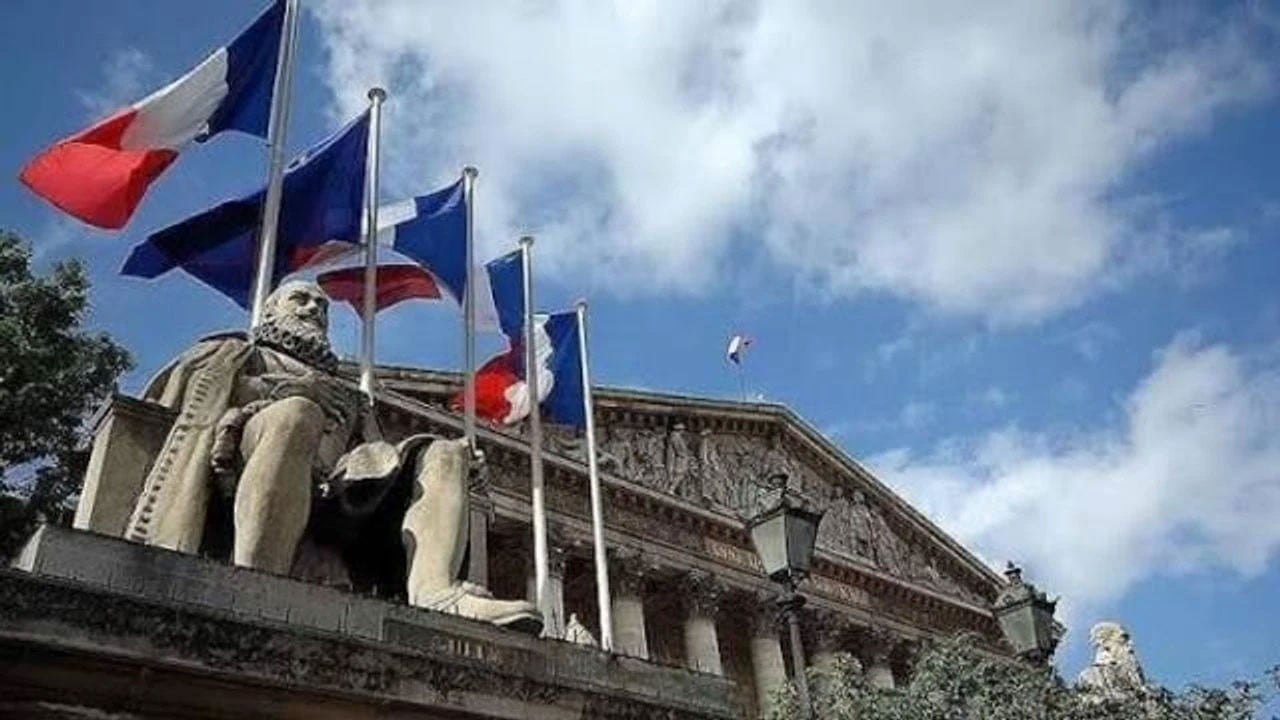 Fransa'yı aşırı sıcaklar çarptı Kamusal alanlarda alkol yasağı çağrısı