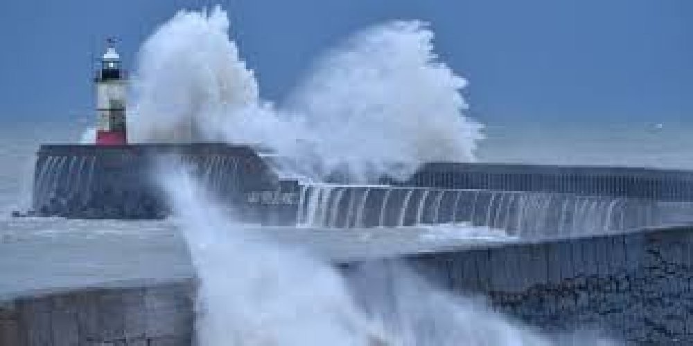 Fransa’yı Bella fırtınası vurdu: 34 bin ev elektriksiz kaldı