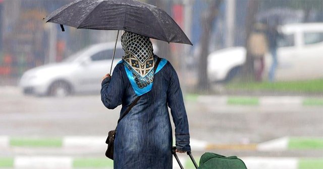 Fransız Bakan Rossigno'den skandal tesettür eleştirisi