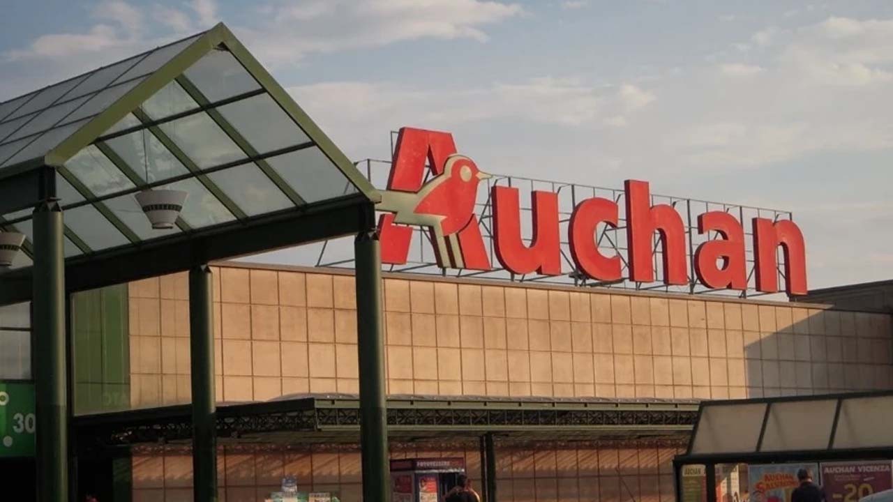 Fransız dev perakendeci Auchan: 10 mağazasını kapatıyor! Şok kararı aldılar