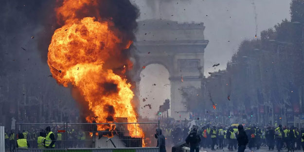 Fransız halkı aynı fikirde! Gözler Macron'a çevrildi