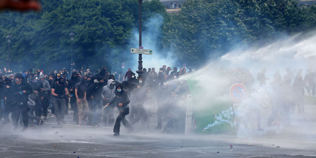 Fransız işçiler daha da çıldıracak