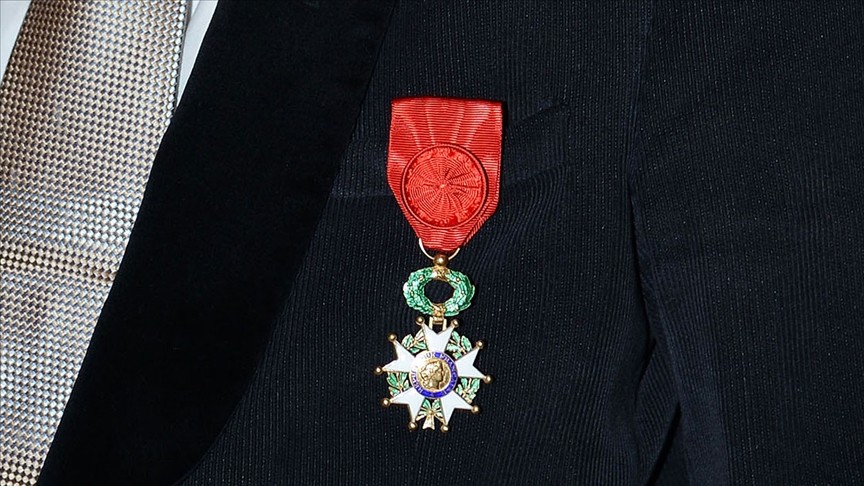 Fransız nişanı Sisi’ye de verildiyse ben taşımam