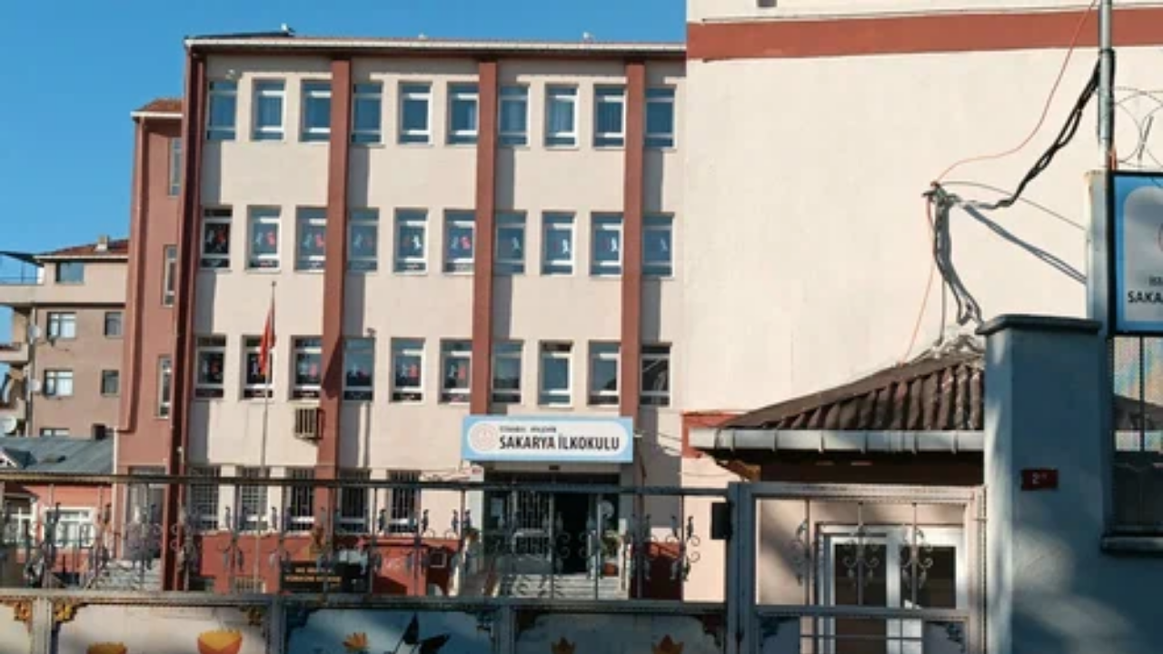 ‘Fransız okulu’ savunucularından MEB okulu iftirası!