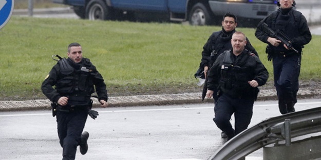 Fransız polisi teröristlerle görüşüyor!