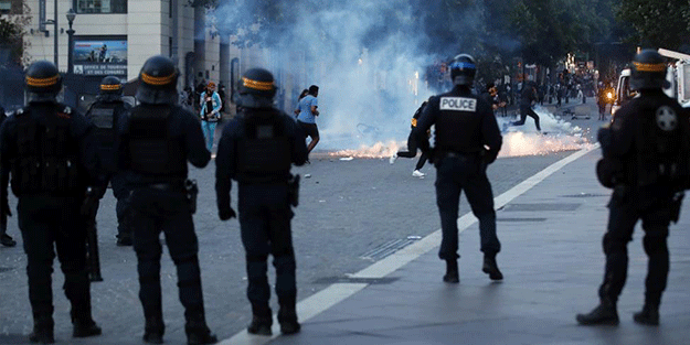 Fransız polisin öldürdüğü genç son yolculuğuna uğurlandı!