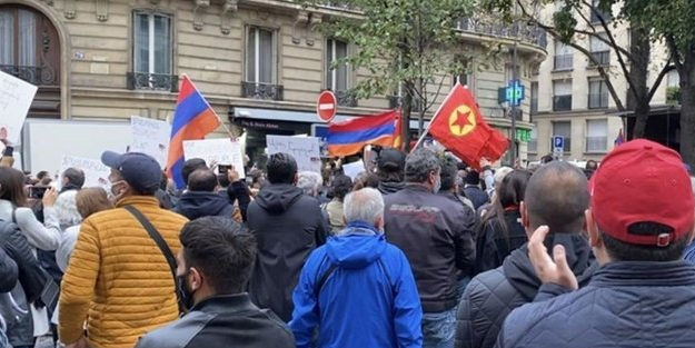 Fransızlar, Azerbaycan elçiliğine saldırdı! Rezil görüntüler