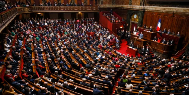 Fransızlar kimi iktidara taşıyacak? Fransa nefesini tuttu, kritik seçim!