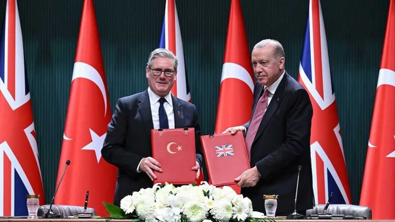 Fransızlarla yapılan anlaşmaya misilleme! Bu imza Yunan'ı çok kızdıracak