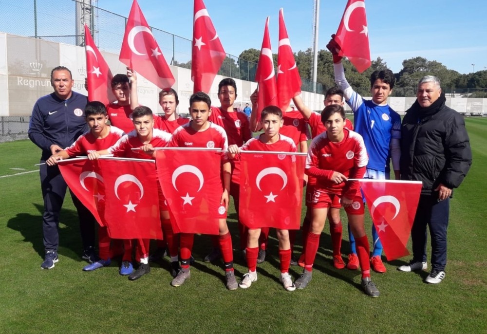 Fraport TAV Antalyasporun altyapından Mehmetçiğe selam 