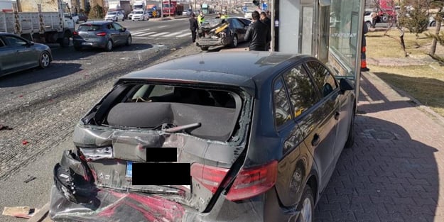 Freni patlayan kamyon araçları biçti