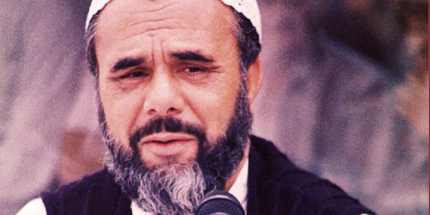 Frizbi ile dağılan karamsar hava… Mahmud Esad Coşan hoca ile ilgili ilginç anı