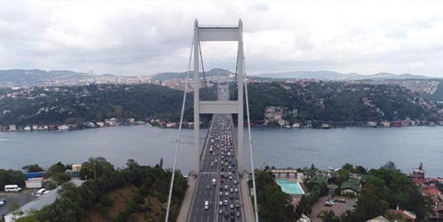 FSM Köprüsü'nde bir kişi Boğaz'a atladı!