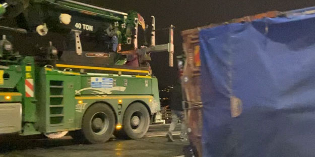 FSM Köprüsü’nde kamyon ile otomobil çarpıştı