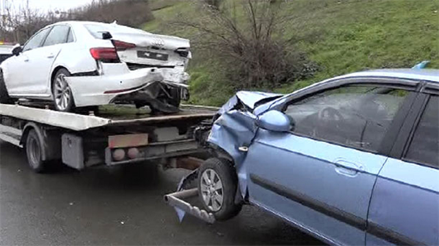 FSM'de 8 araç birbirine girdi