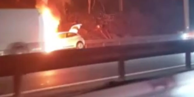 FSM’de bir araç alev alev yandı