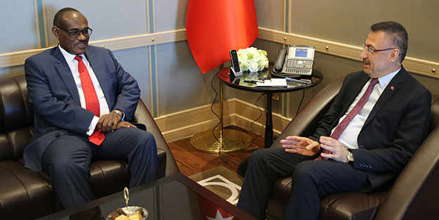 Fuat Oktay, Sudanlı Bakanı Beştepe'de kabul etti