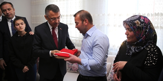 Fuat Oktay'dan şehit yakınlarına ziyaret
