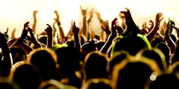 Fuhşiyatı sanat diye yutturup festival yapıyorlar