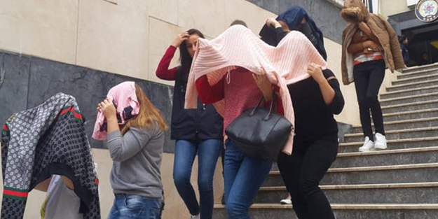 Fuhuş baronunun karısı ihbar etti, 26 kadın kurtarıldı