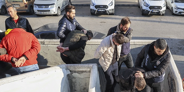 Fuhuş çetesinin elebaşı FETÖ'den açığa alınan astsubay çıktı