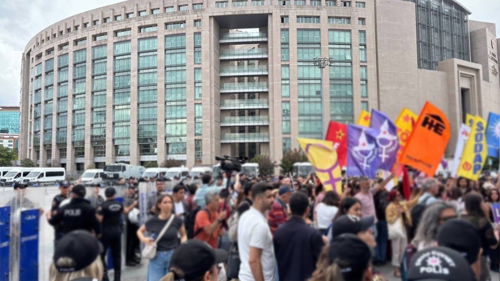 Fuhuş, müstehcenlik, uyuşturucu… LGBT’li ahlaksızlar adliyeye sevk edildi