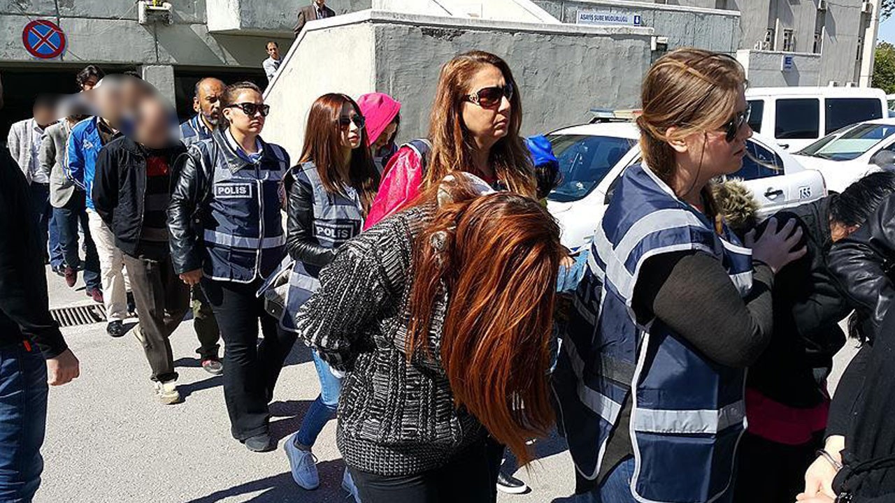 Fuhuşçuları ‘bambam’layan 11 kişilik çete tutuklandı!