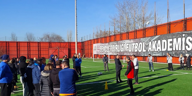 Futbol Gelişim Projesi 4 Ayda 500 Bine Yakın Öğrenciye Ulaştı! TFF Gönüllü Liderlik Belgesi...