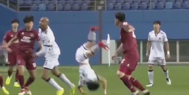 Futbol maçında korkunç görüntü!