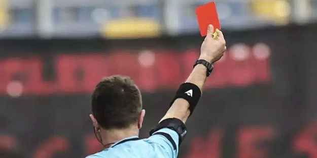 Futbol tarihinde bir ilk! Kırmızı kart görenlere görülmemiş ceza