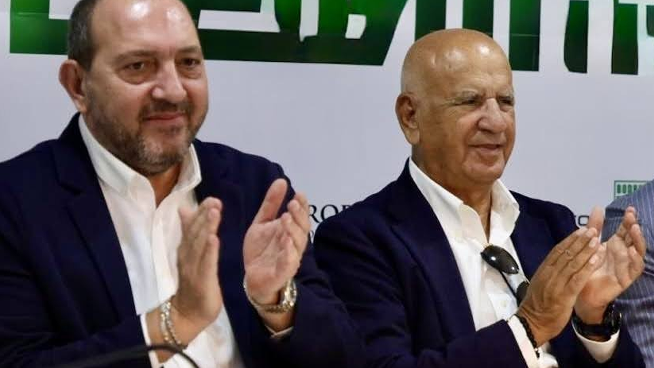 Futbolcular &uuml;zg&uuml;n: Kul&uuml;p başkanı istifa etti