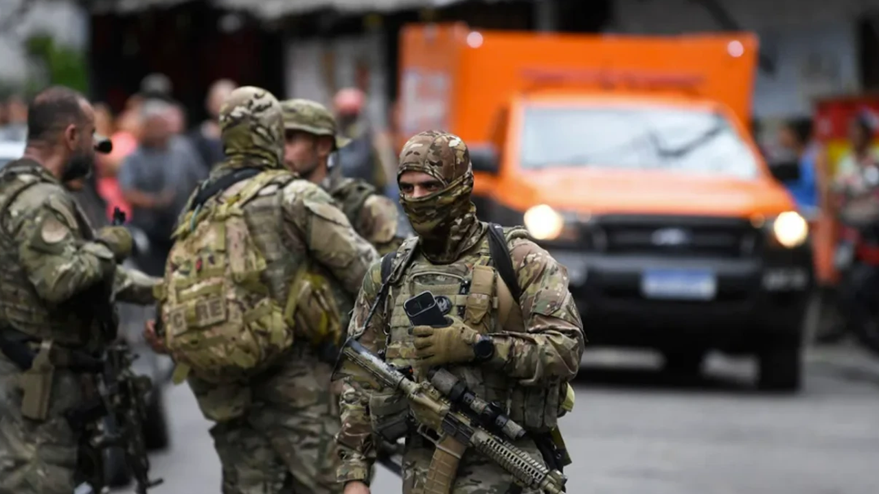 Futbolculara silahlı saldırı!