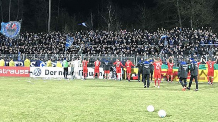 Futbolda devrim! Dün gece ilk kez uygulandı