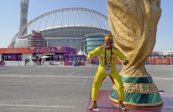 Futbolun peşinde bir ömür! Dünya Kupası nereye Labrador oraya