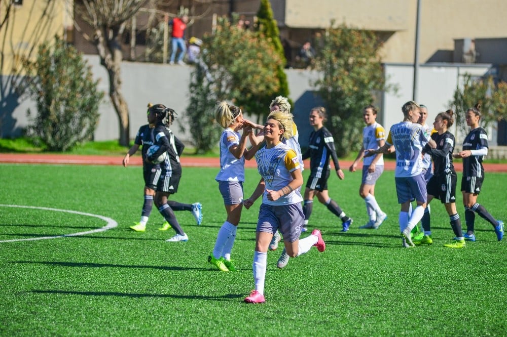 Futbolun sultanları şampiyonluğa koşuyor 