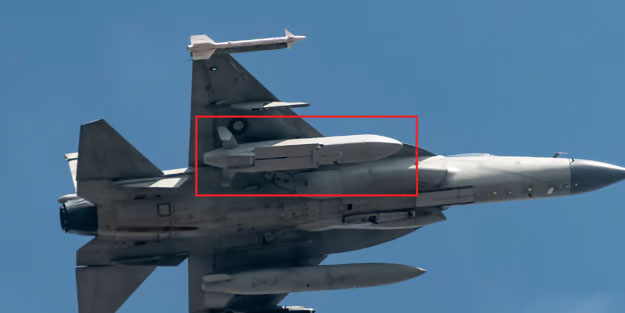 Füze entegre edildi! Pakistan ülkesi anlaştı: JF-17 savaş uçakları nükleer harp başlıklı seyir füzesi atabilecek