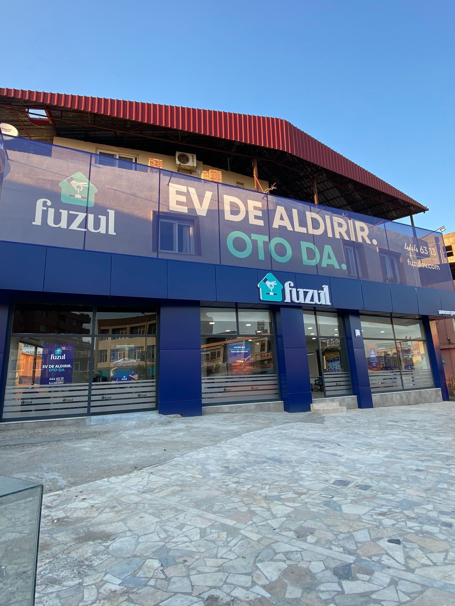 Fuzul şubeleşme atağını sürdürüyor! 111’inci şubesini Tarsus’ta açtı!